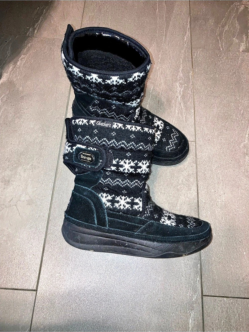 Skechers On-the-Go Joy - 13676 Fair Isle Boots Black & White US 8